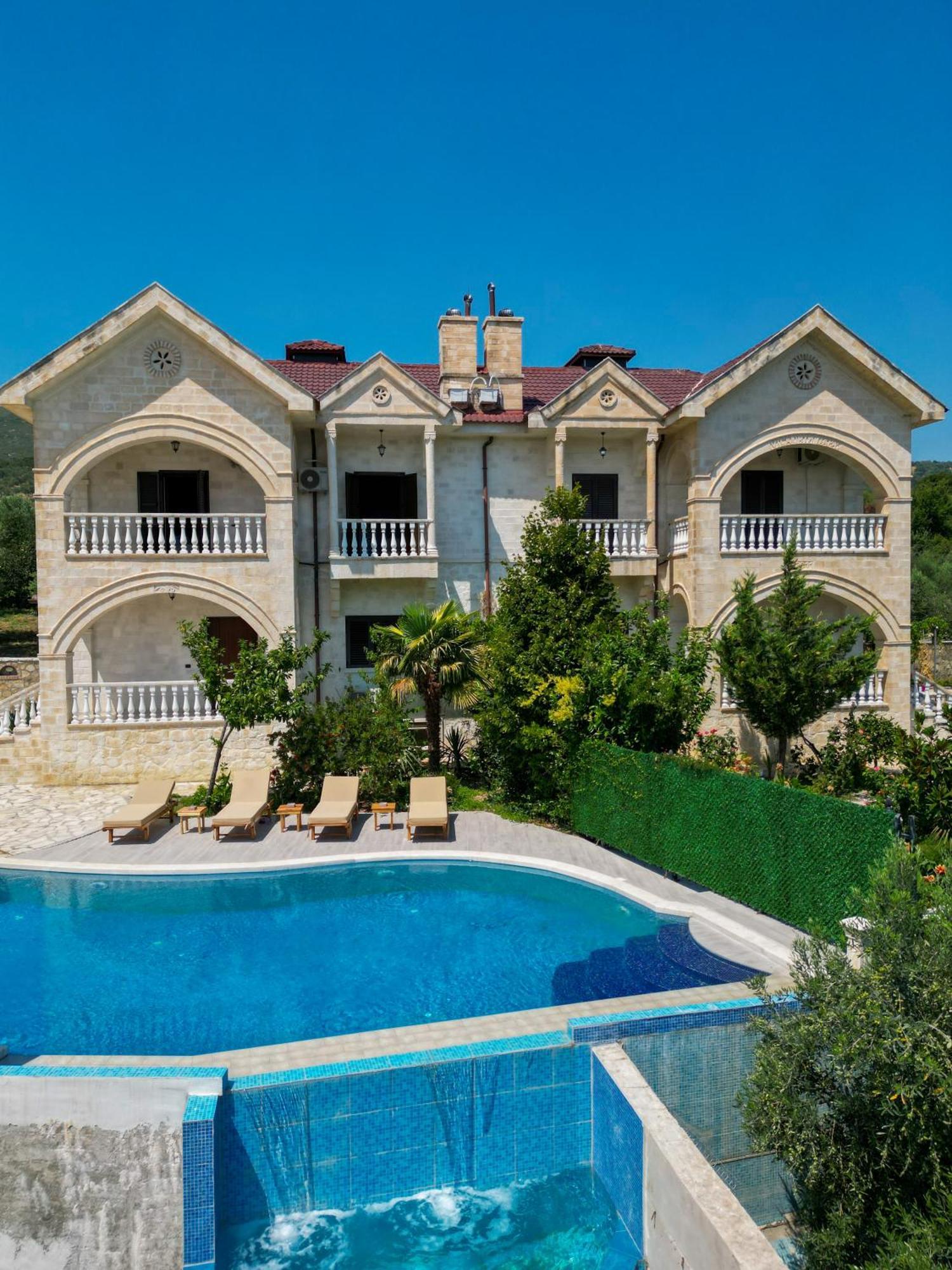 Dapaj Luxury Villa Vlorë
